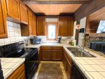 Mammoth Condo Rental Arrowhead 4: Spacious, fully equipped kitchen